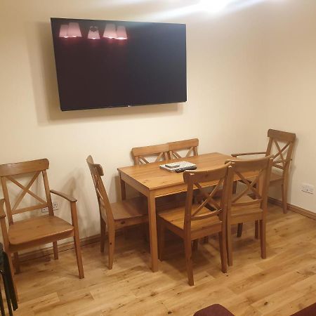 London Luxury 3 Bedroom Flat 1Min Walk From Underground, With Free Parking Sleeps X10 Bagian luar foto